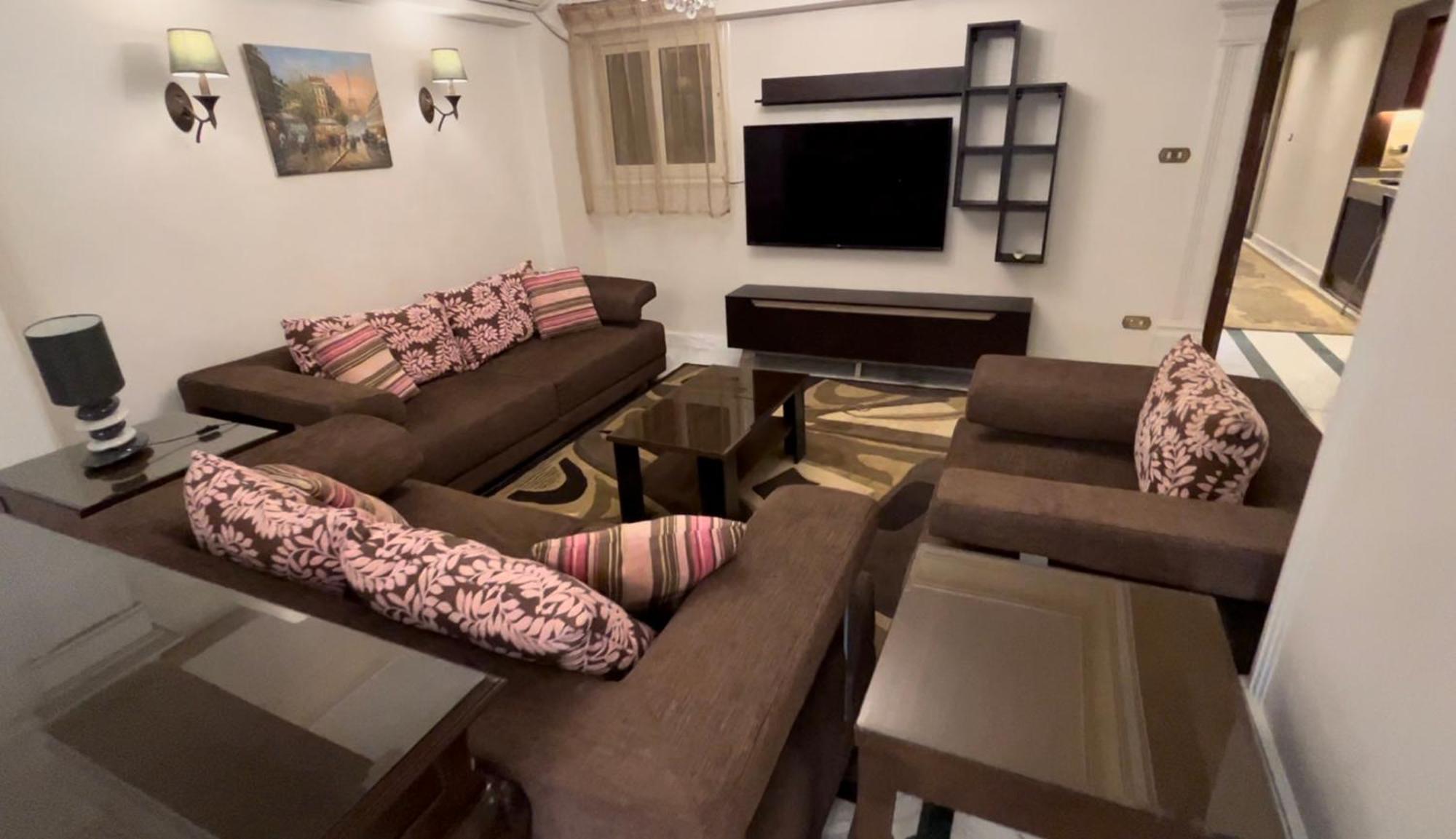 Apartment Newly Finished Furnished With Parking Spot For Families *